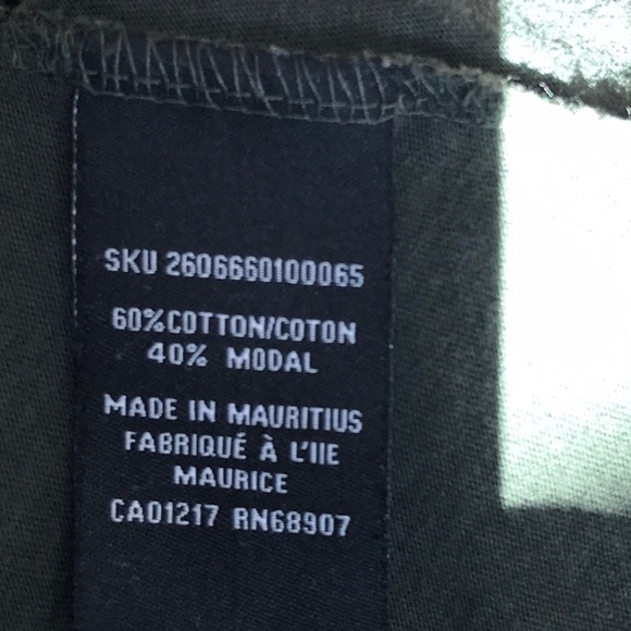 Ladies casual t-shirt. Size medium. - Picture 4 of 4